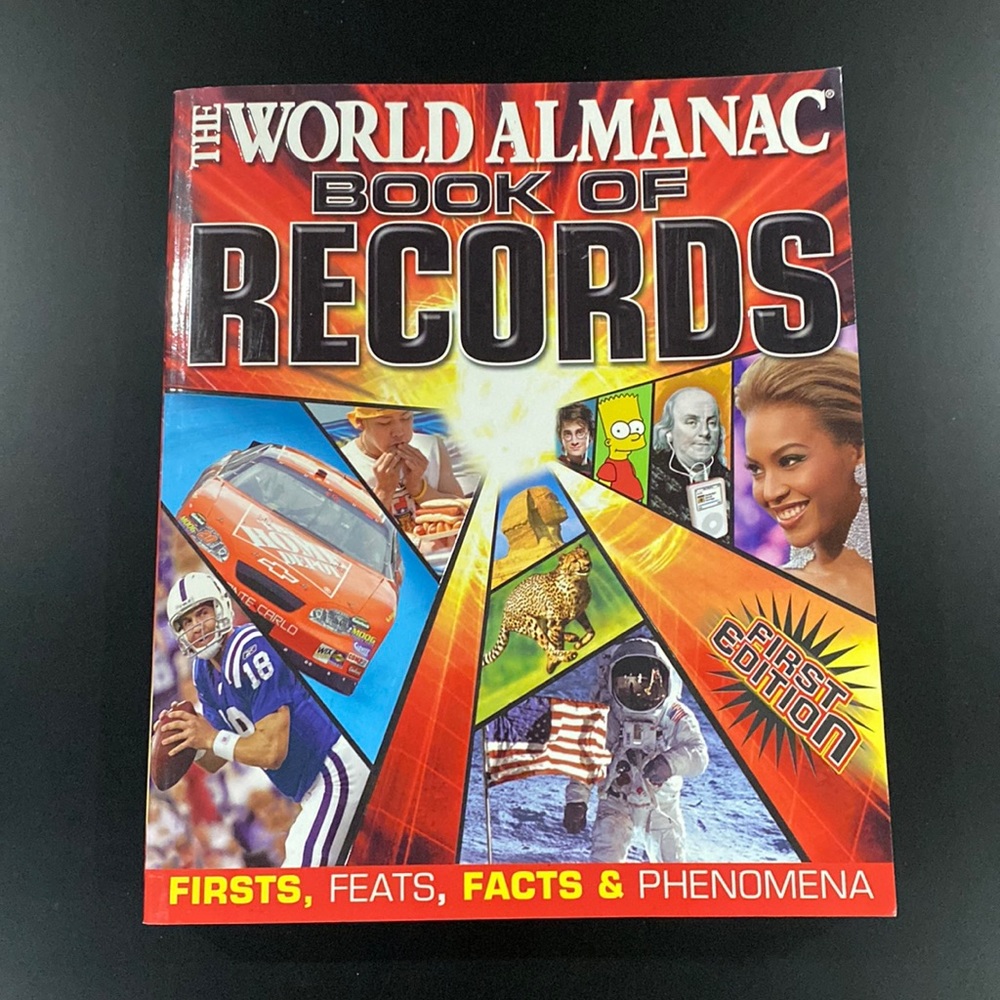 The World Almanac Book of Records - Paperback Book